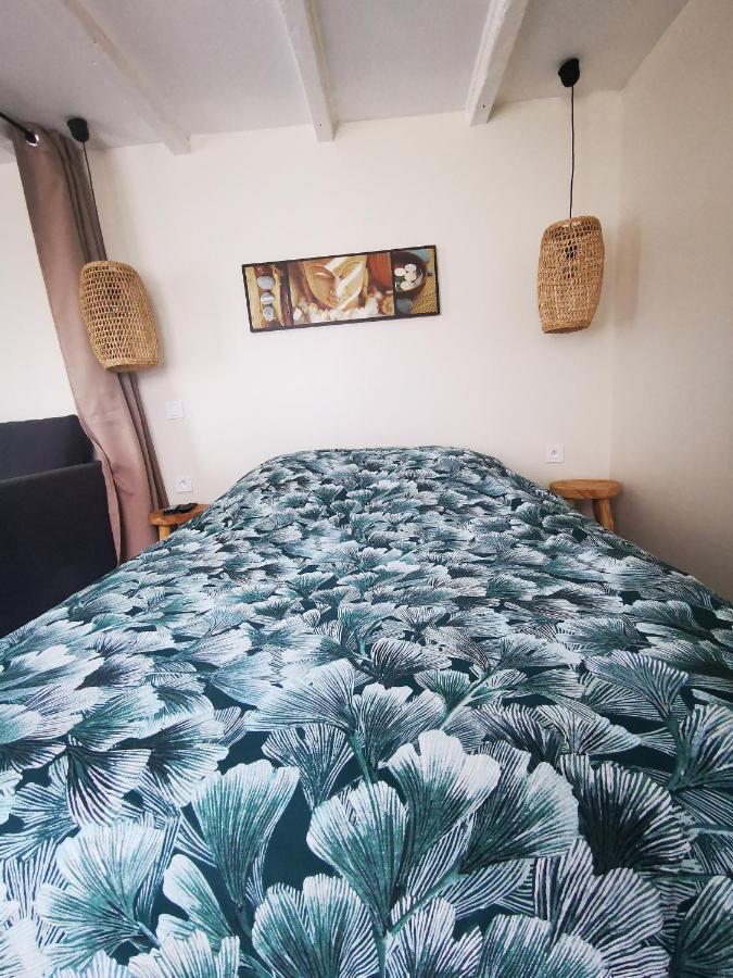 Logement Chaleureux Avec Parking Gratuit Oyre Bagian luar foto